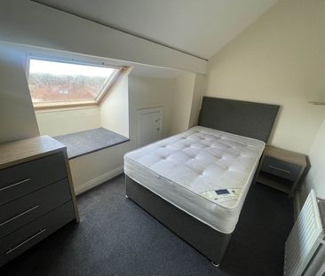St Chads View (room 5), Headingley , Leeds - Photo 2