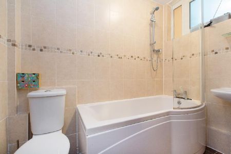 2 bedroom flat to rent - Photo 3