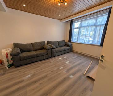 4 bedroom terraced house to rent - Photo 5