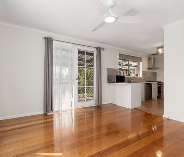 Two Living Areas, Outdoor Entertaining Area & Low-Maintenance Gardens - Photo 2