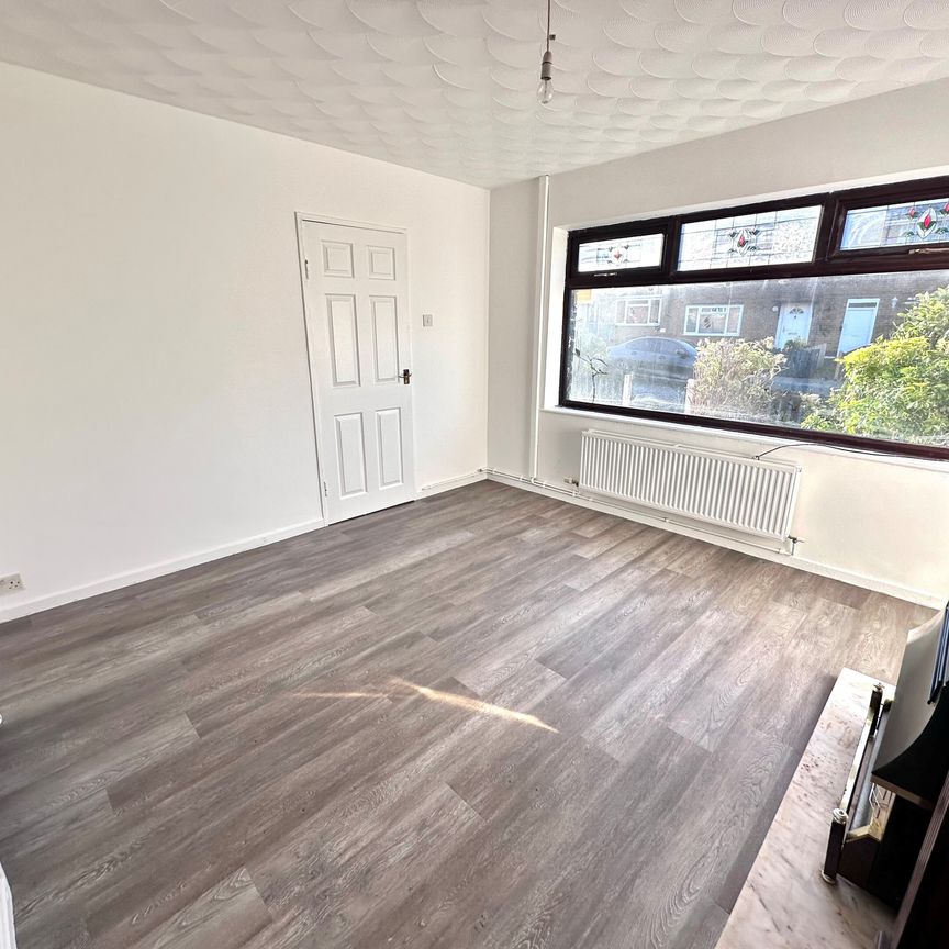 Big Meadow Road, Wirral - Photo 1