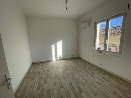 Location Appartement 4 pièces 101m² CARPENTRAS 84200 - Photo 3