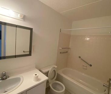 2 CH - 1 SDB - Saint-Jean-sur-Richelieu - $1,295 /mo - Photo 3