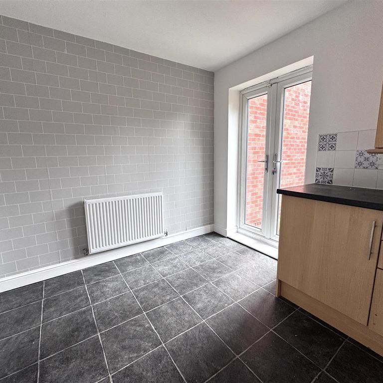 3 bedroom townhouse to rent - Photo 1
