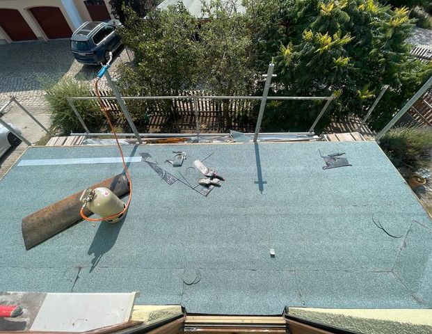 Erstbezug nach Renovierung! Helle 2 Raumwohnung mit Balkon - Foto 1