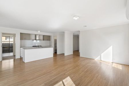 19 Decourcy Way, Armstrong Creek - Photo 2