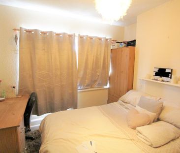 3 bedroom end of terrace house to rent - Photo 6