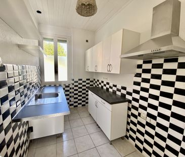 LA LONDE LES MAURES - Type 3 - duplex - location a l'année - Photo 6