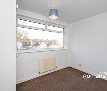 Fernhill Road, Farnborough, GU14 - Photo 4