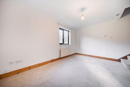 2 bedroom end of terrace house to rent - Photo 3
