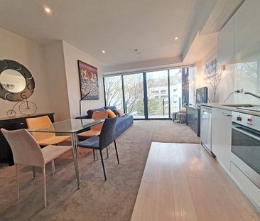 Upmarket Furnished Apartment with Carpark - Photo 2
