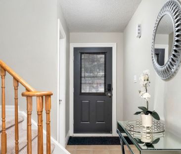 For Lease - 44 Glovers Road, Oshawa, Ontario - Photo 2