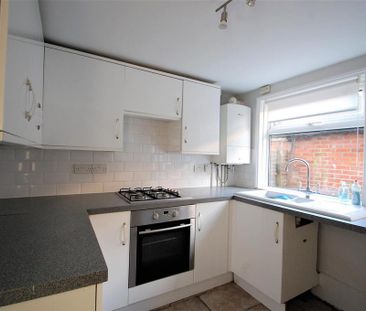 2 bedroom terraced house to rent - Photo 3