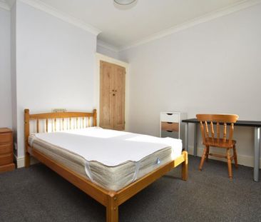 4 bedroom terraced house to rent - Photo 4