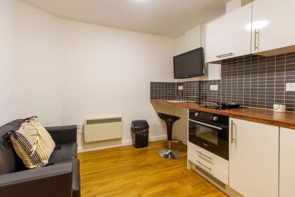 Large Silver Plus 2 Bed Room - Photo 1