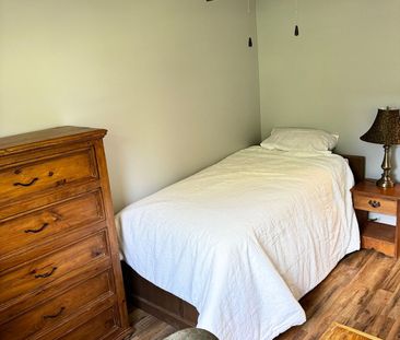 For Lease - 237 Homestead(Room) Crescent, London North, Ontario - Photo 2