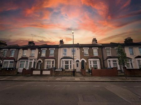 3 bedroom terraced house to rent - Photo 2