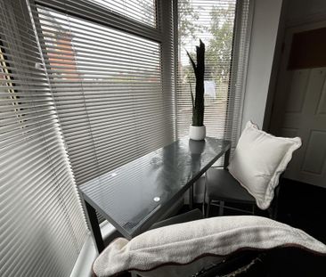 5 bedroom semi-detached house to rent - Photo 1