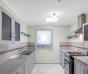 Neat and Tidy - Photo 6