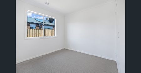 Stunning 3-Bedroom Home - Photo 2