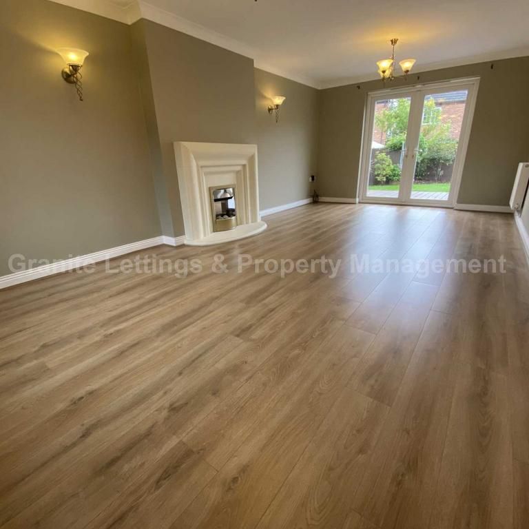 4 bedroom detached house to rent - Photo 1