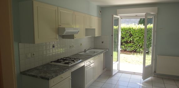 T5 RDC de 122 m² avec terrasse, parking et garage. - Photo 2