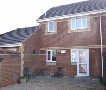 2 bedroom end of terrace house to rent - Photo 1