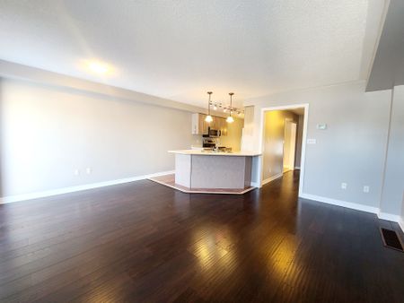 For Lease - 99 Snedden Avenue, Aurora, Ontario - Photo 2