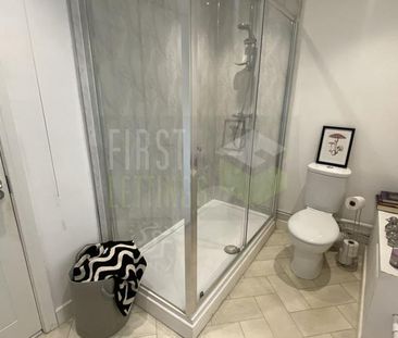 3 bedroom flat to rent - Photo 2