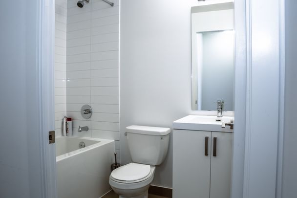 For Lease - 1603 Eglinton Avenue Unit# 1206, Toronto, Ontario - Photo 1