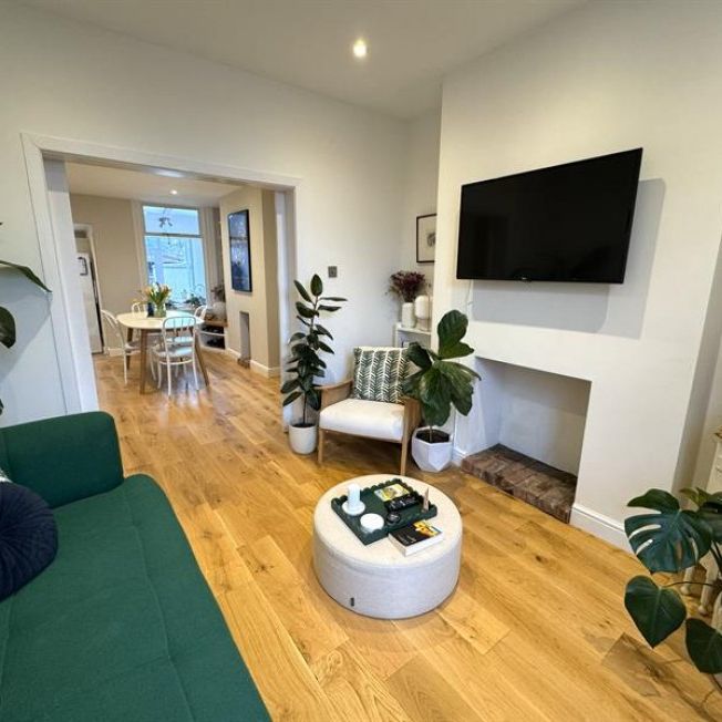 3 Bedroom Terraced Available Arranging tenancy - Photo 1