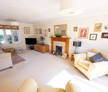 4 bedroom semi-detached house to rent - Photo 1