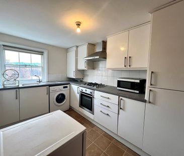 3 bedroom maisonette to rent - Photo 3