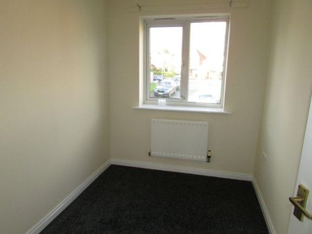 3 bedroom semi-detached house to rent - Photo 4