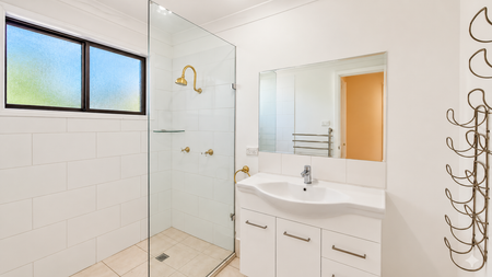 COMFORTABLE FAMILY LIVING WITH SPACIOUS INTERIORS & GENEROUS BACKYARD! - Photo 4