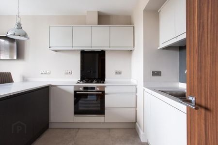 Lesley Park Royal, 1 Rosepark Gardens, Belfast, BT5 7WL - Photo 2