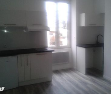 STUDIO - QUARTIER SAINT-THERESE - SURFACE 15,50 M² - Photo 2