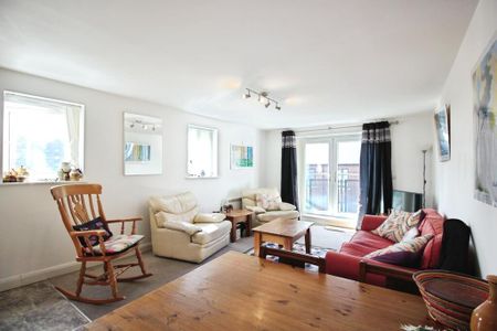 3 bedroom apartment to rent - Photo 2