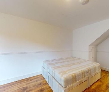 3 bedroom flat to rent - Photo 3