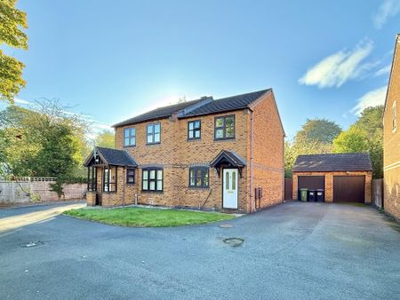 2 bedroom semi-detached house to rent - Photo 4