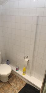Room For Rent Llantwit Road, Pontypridd - Photo 4