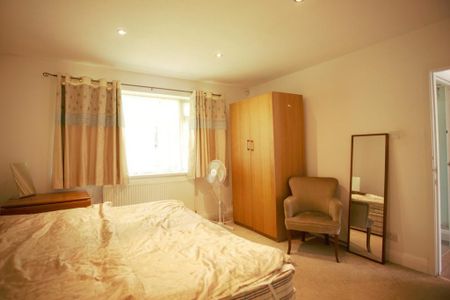 2 bedroom maisonette to rent - Photo 5