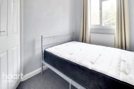 2 bedroom terraced house to rent - Photo 2