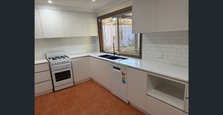 Newly renovated 3Br 2bath House with fully self contained granny flat at rear - Photo 3