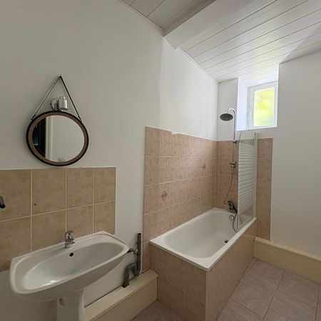 Location Appartement 3 pièces 93m² - Photo 4