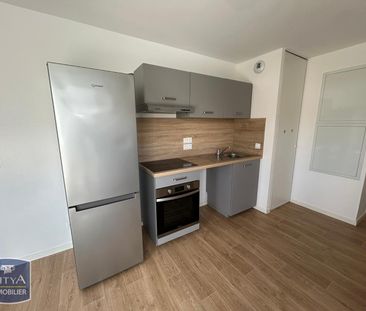 Location Appartement 2 pièces 37m² LA ROCHE SUR YON 85000 - Photo 6