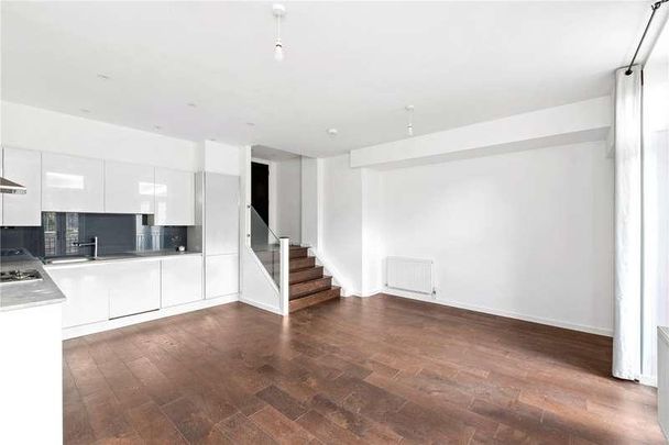 Queens Drive, London, N4 - Photo 1