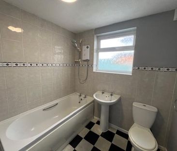 3 bedroom terraced house to rent - Photo 6