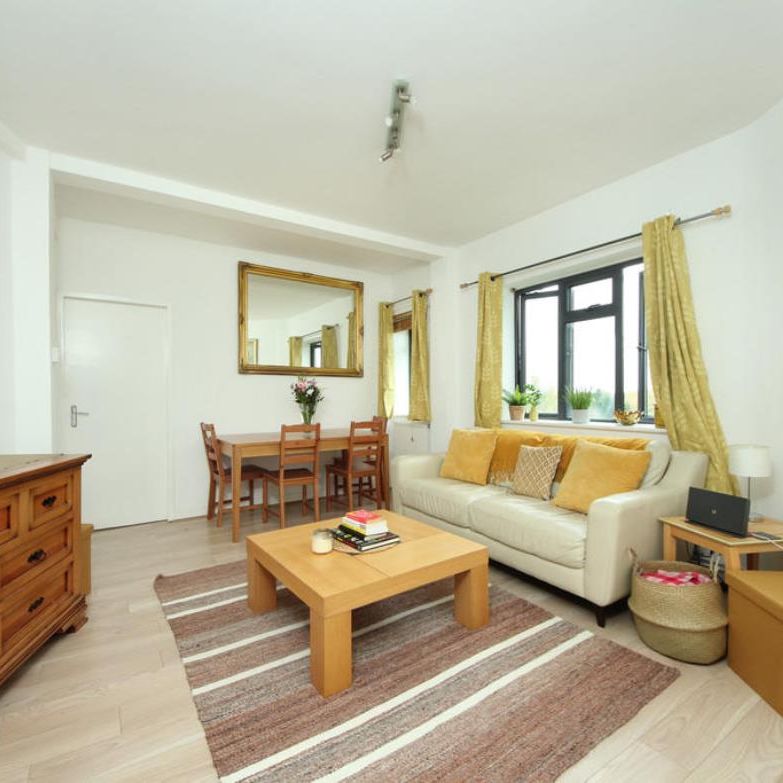 2 Bed Flat, Victoria Court, W3 - Photo 1