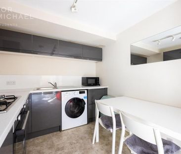 2 bedroom flat to rent - Photo 6